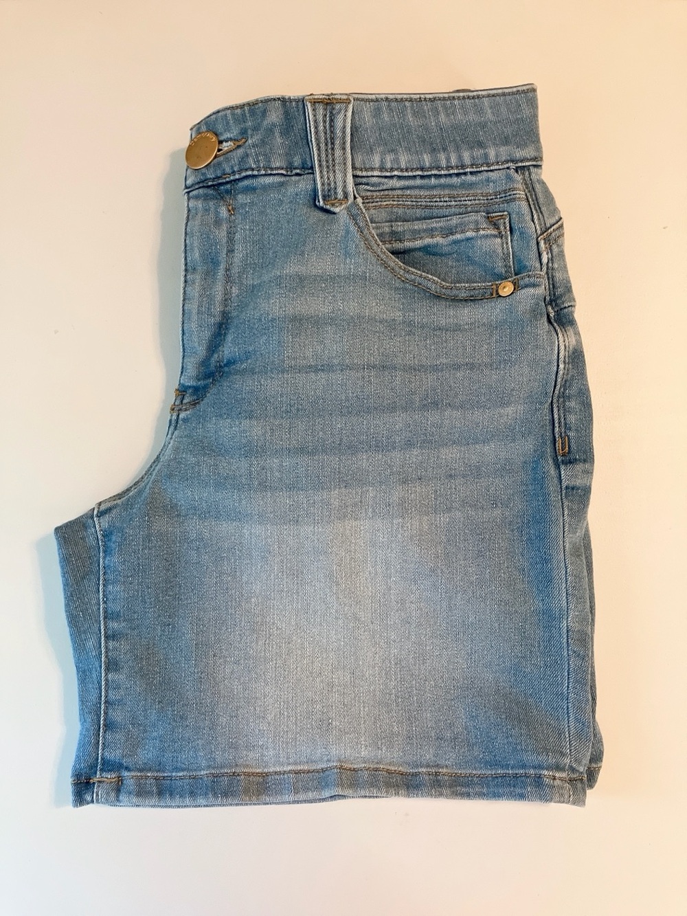 Democracy High-Rise Absolution Cuffed Denim Jean Shorts Medium Size 8 - Picture 8 of 9